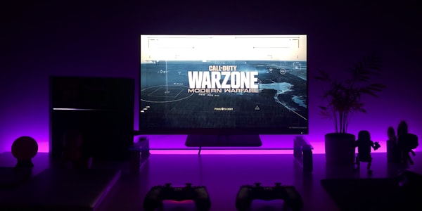 本周电竞高光时刻混剪视频封面 - 多个精彩击杀瞬间的合成画面